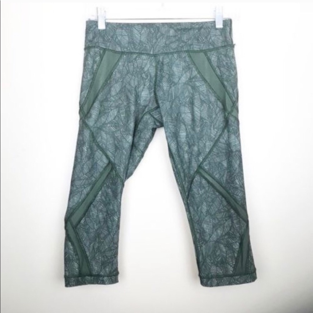 Lululemon green leaf & mesh capris size 6 - Picture 6 of 9